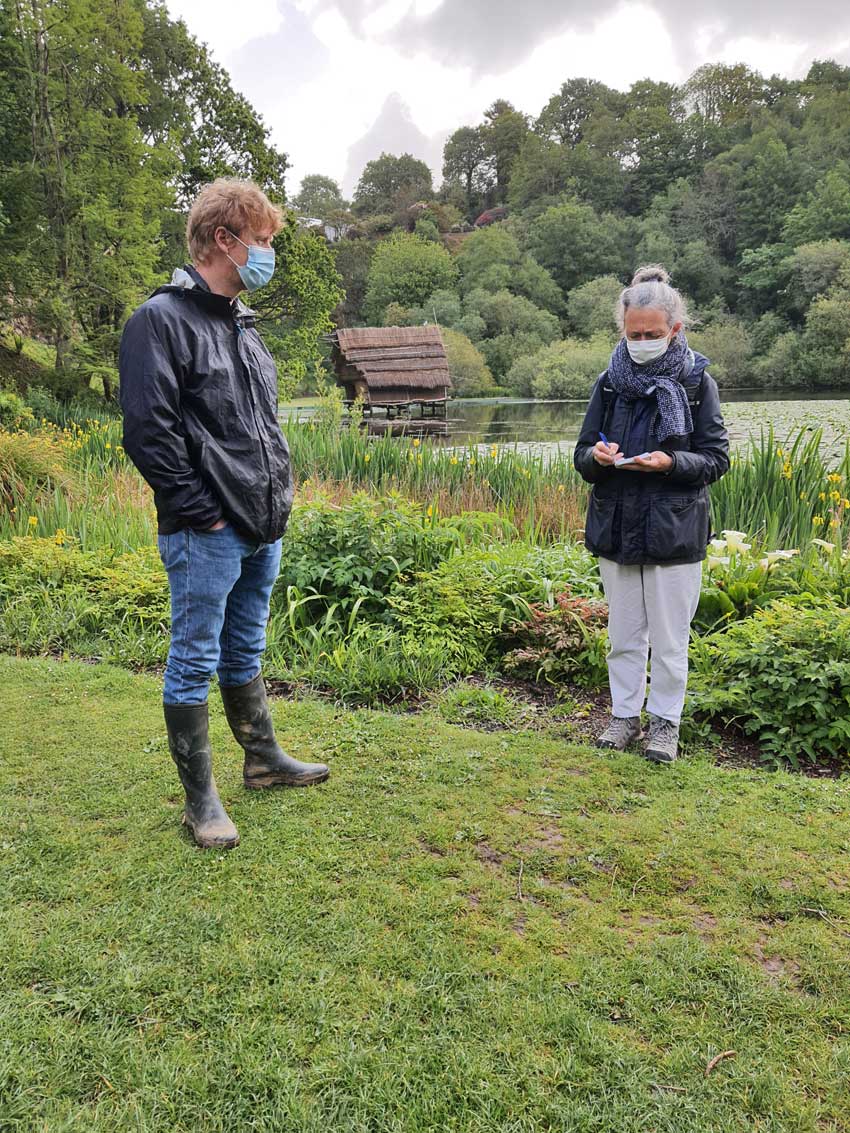 [Résidence de la nature]. Promenade au jardin du Conservatoire national botanique de Brest avec Loïc Delassus, phytosociologue au CNB. 15 mai 2021