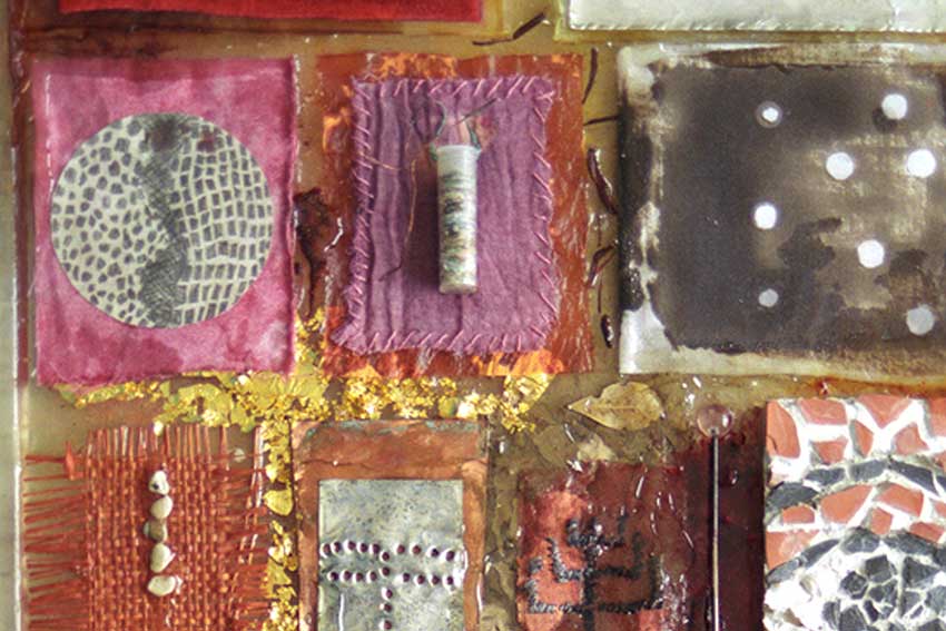 Marie-Claire Raoul, [Elles entendent], détail, résines et matériaux divers, 90x70 cm, Loperhet, © Adagp. 2002