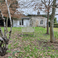 Jardin de la maison de l'ancien peintre et maitre verrier du XIXème siècle Jean-Louis Nicolas à Morlaix, décembre 2022