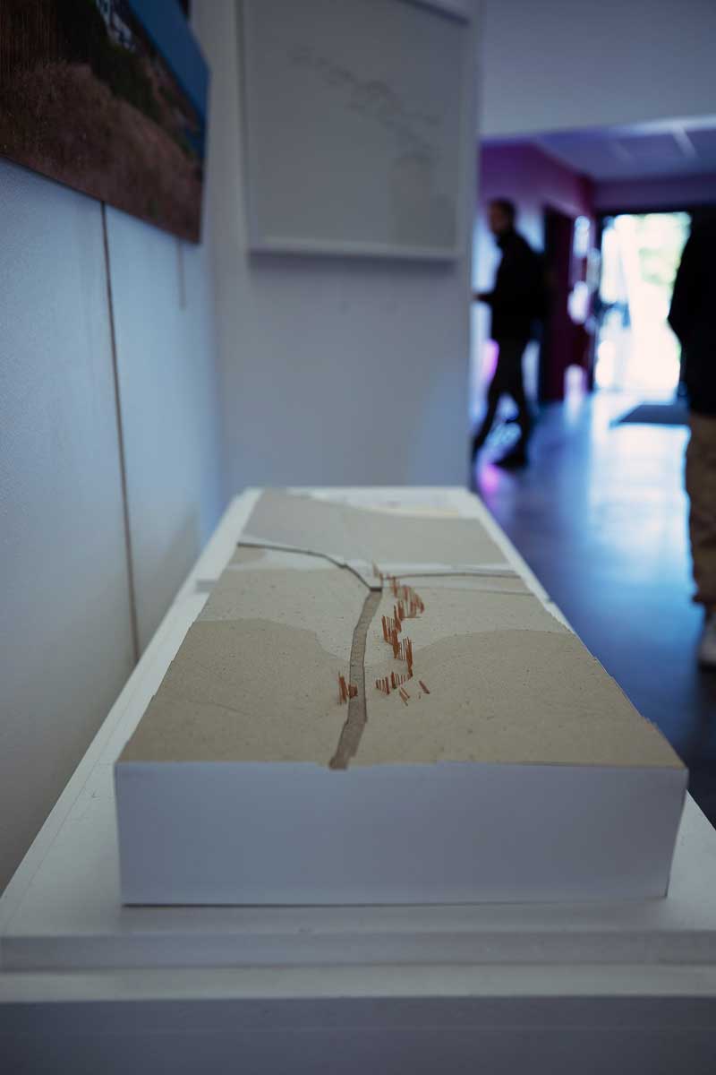 Adèle Lebaudy, Dour ar Gazel : de l'eau sous les dunes, vue de l'exposition Escale #4 — Océanopolis, 2023, Océanopolis, Brest. © Photo : Marie-Claire Raoul