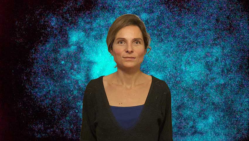 Portrait de Pauline Hégaret sur fond [Bruit cosmique]